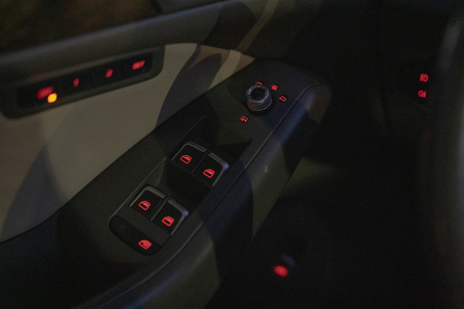 Продам Audi Q5 Premium Plus 2016 года в Черновцах