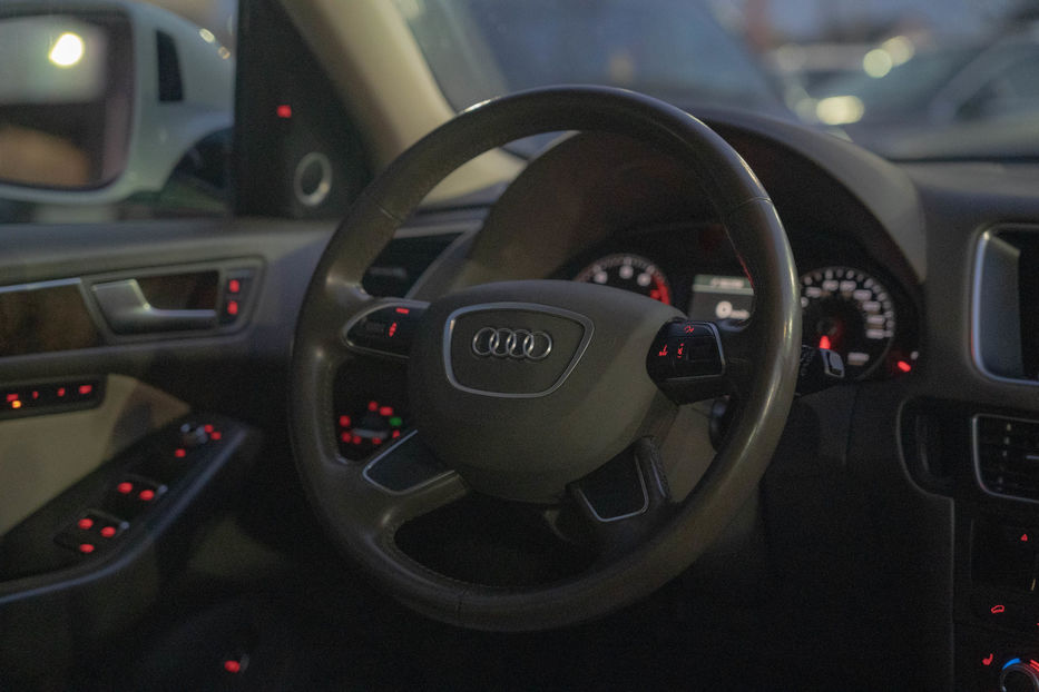 Продам Audi Q5 Premium Plus 2016 года в Черновцах