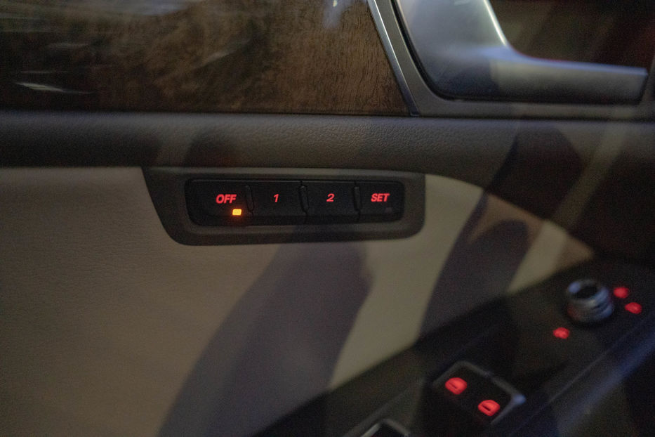 Продам Audi Q5 Premium Plus 2016 года в Черновцах