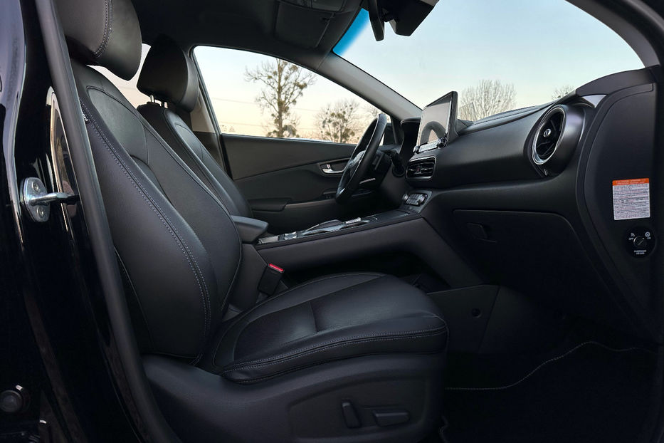 Продам Hyundai Kona 64kWhМакс.комплектація PREMIUM 2021 года в Львове