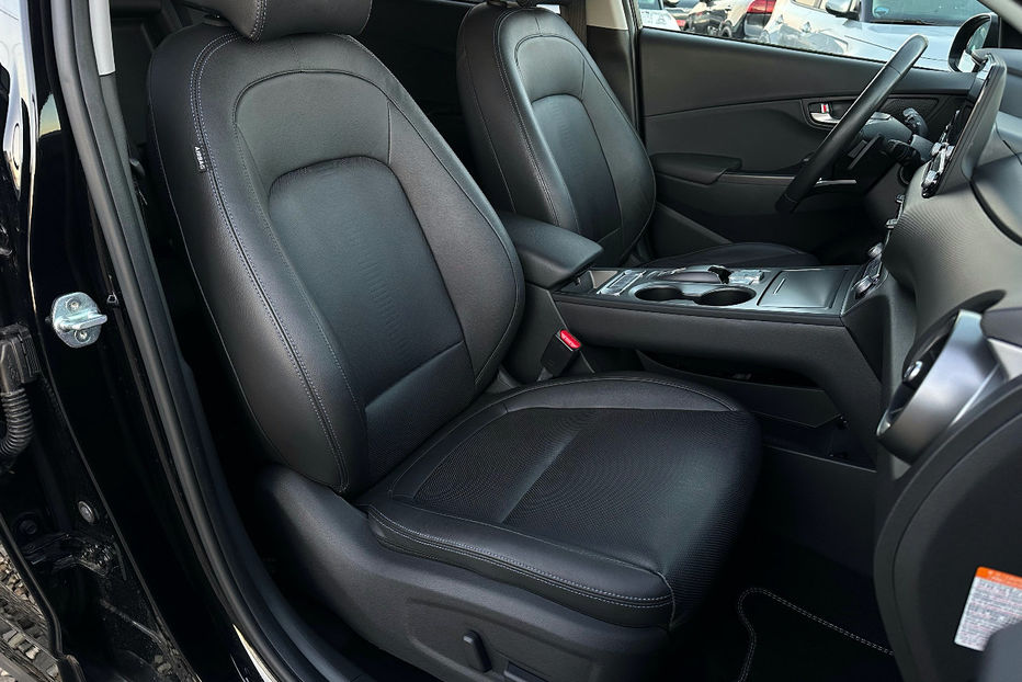 Продам Hyundai Kona 64kWhМакс.комплектація PREMIUM 2021 года в Львове