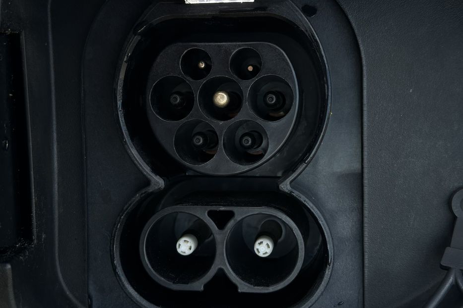 Продам Kia Niro  64 кВт Макс. комплектація 2021 года в Львове