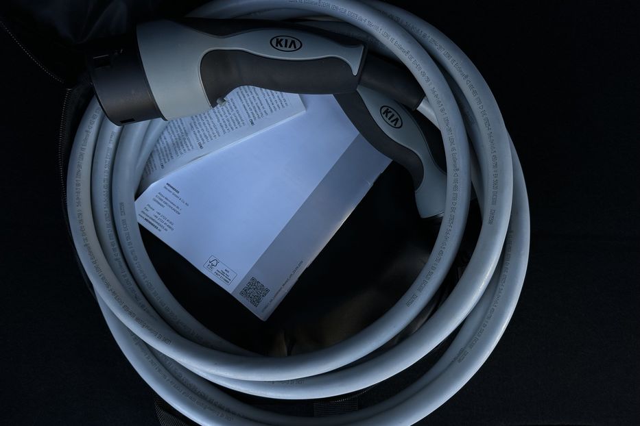 Продам Kia Niro  64 кВт Макс. комплектація 2021 года в Львове