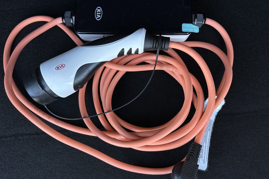 Продам Kia Niro  64 кВт Макс. комплектація 2021 года в Львове