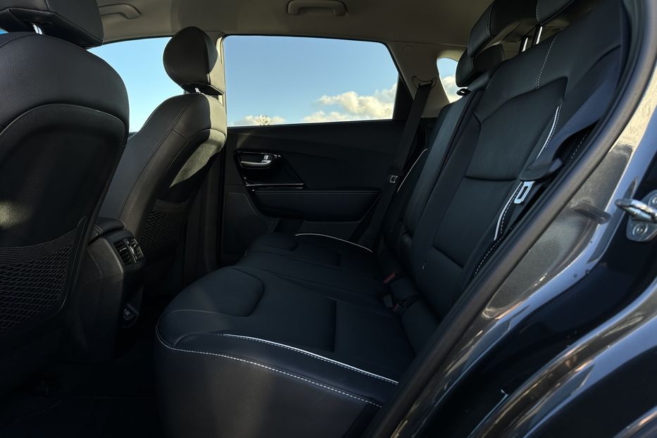 Продам Kia Niro  64 кВт Макс. комплектація 2021 года в Львове