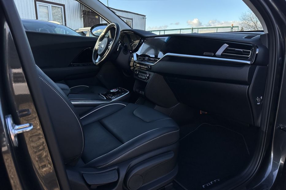Продам Kia Niro  64 кВт Макс. комплектація 2021 года в Львове