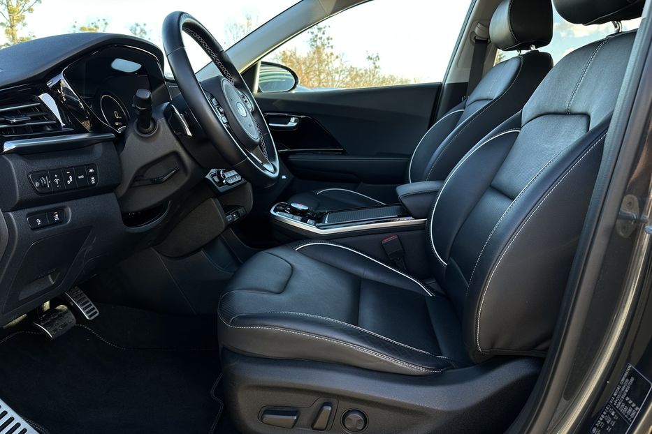 Продам Kia Niro  64 кВт Макс. комплектація 2021 года в Львове