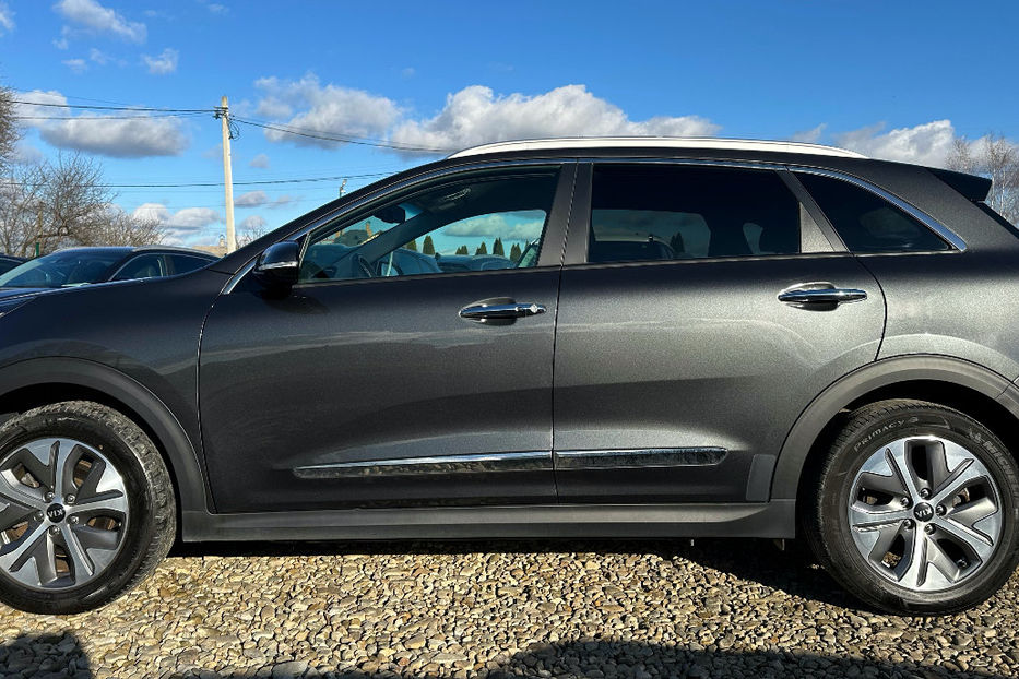 Продам Kia Niro  64 кВт Макс. комплектація 2021 года в Львове