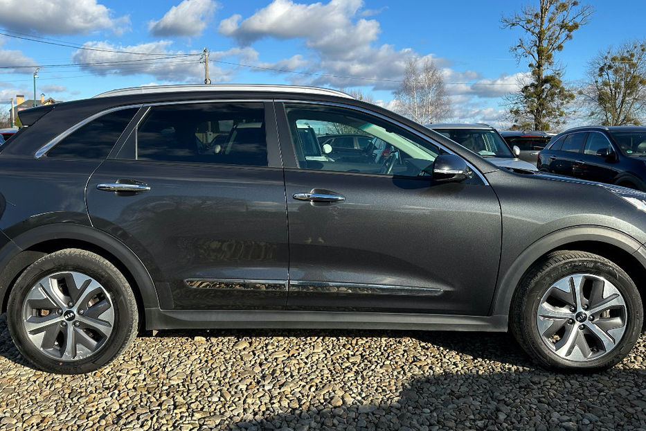 Продам Kia Niro  64 кВт Макс. комплектація 2021 года в Львове