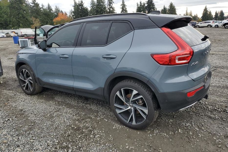 Продам Volvo XC60 XC40 T5 R-DESIGN 2020 года в Киеве