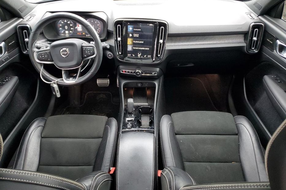 Продам Volvo XC60 XC40 T5 R-DESIGN 2020 года в Киеве