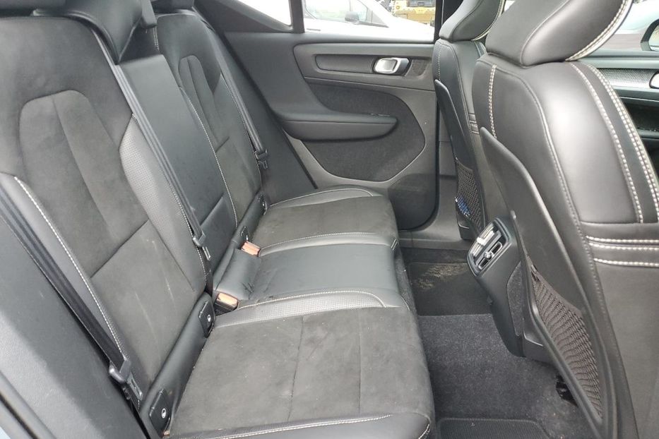 Продам Volvo XC60 XC40 T5 R-DESIGN 2020 года в Киеве