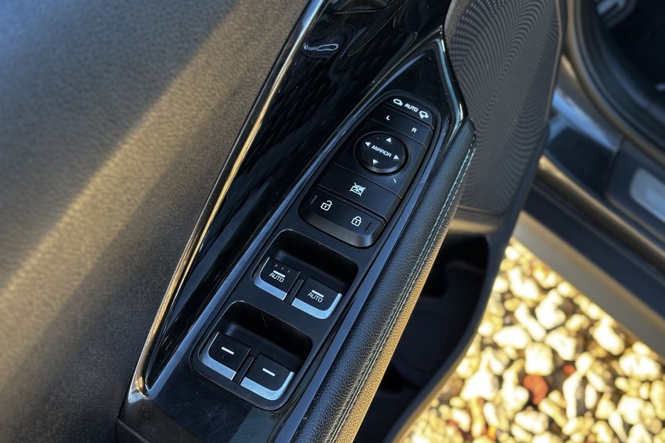 Продам Kia Niro 64 KW макс. комплектація 2021 года в Львове