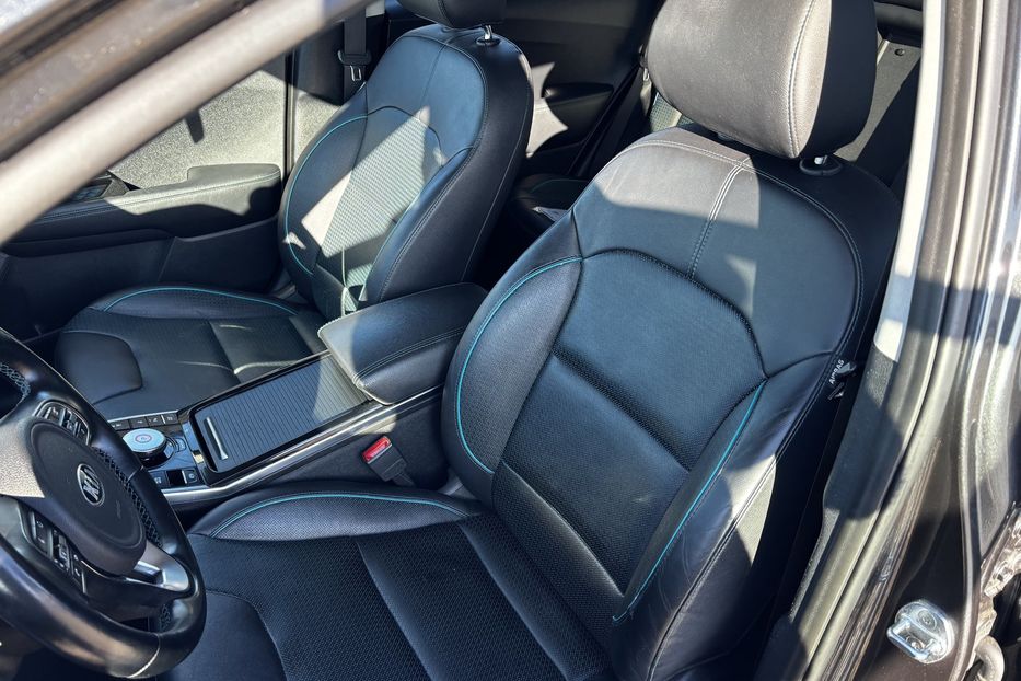 Продам Kia Niro 64 KW макс. комплектація 2021 года в Львове