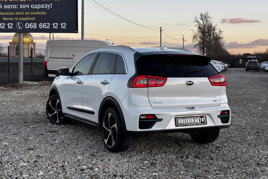 Продам Kia Niro 64 kWt  2020 года в Львове