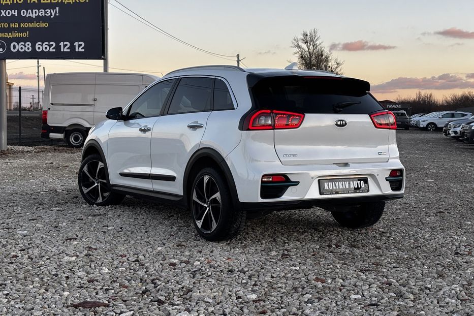 Продам Kia Niro 64 kWt  2020 года в Львове