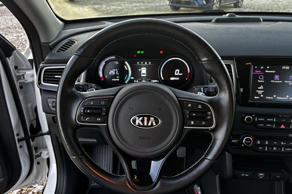 Продам Kia Niro 64 kWt  2020 года в Львове