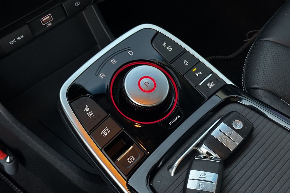 Продам Kia Niro 64 kWt  2020 года в Львове