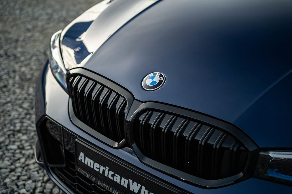 Продам BMW 330 I xDrive 2019 года в Черновцах