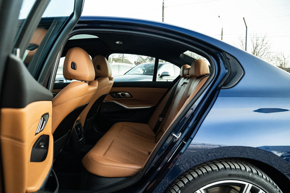 Продам BMW 330 I xDrive 2019 года в Черновцах