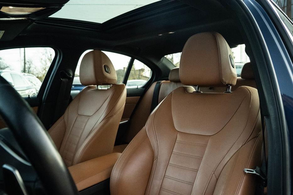 Продам BMW 330 I xDrive 2019 года в Черновцах