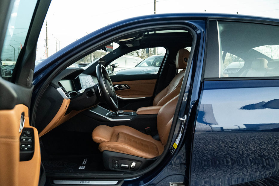 Продам BMW 330 I xDrive 2019 года в Черновцах