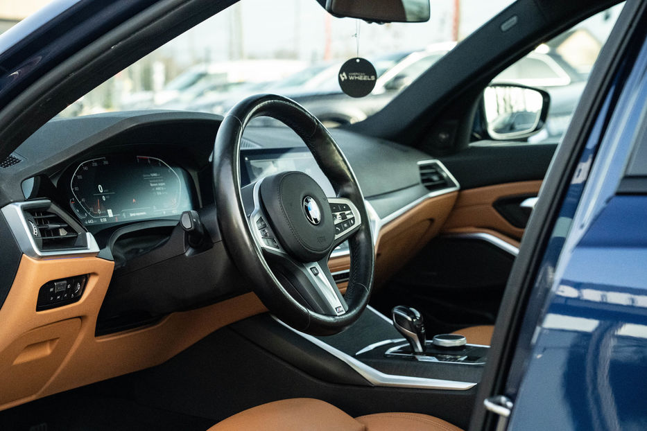 Продам BMW 330 I xDrive 2019 года в Черновцах