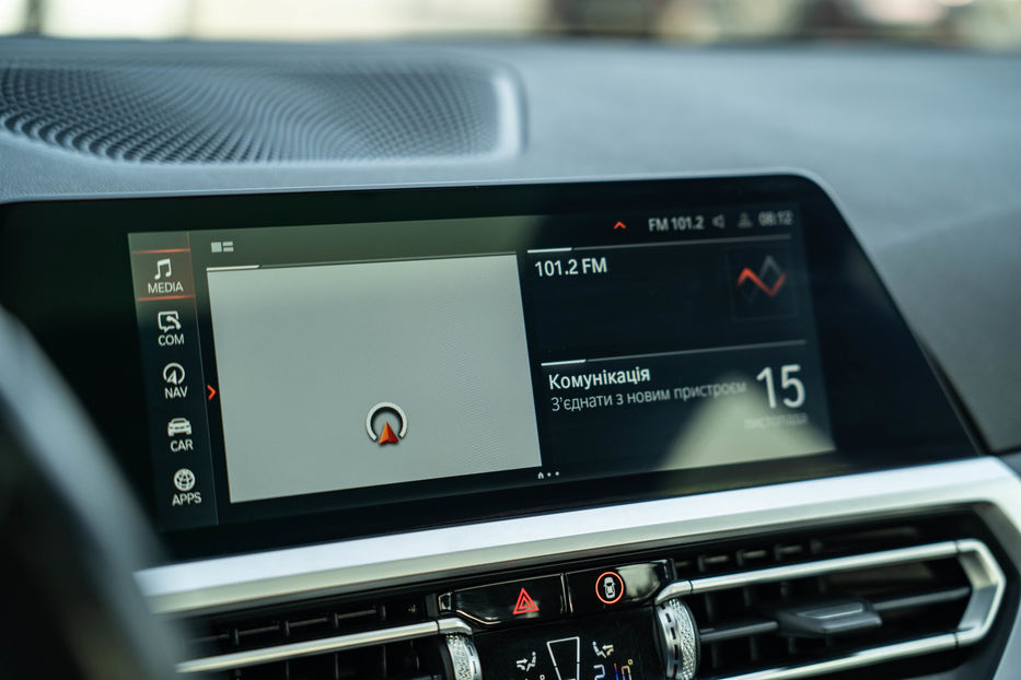 Продам BMW 330 I xDrive 2019 года в Черновцах