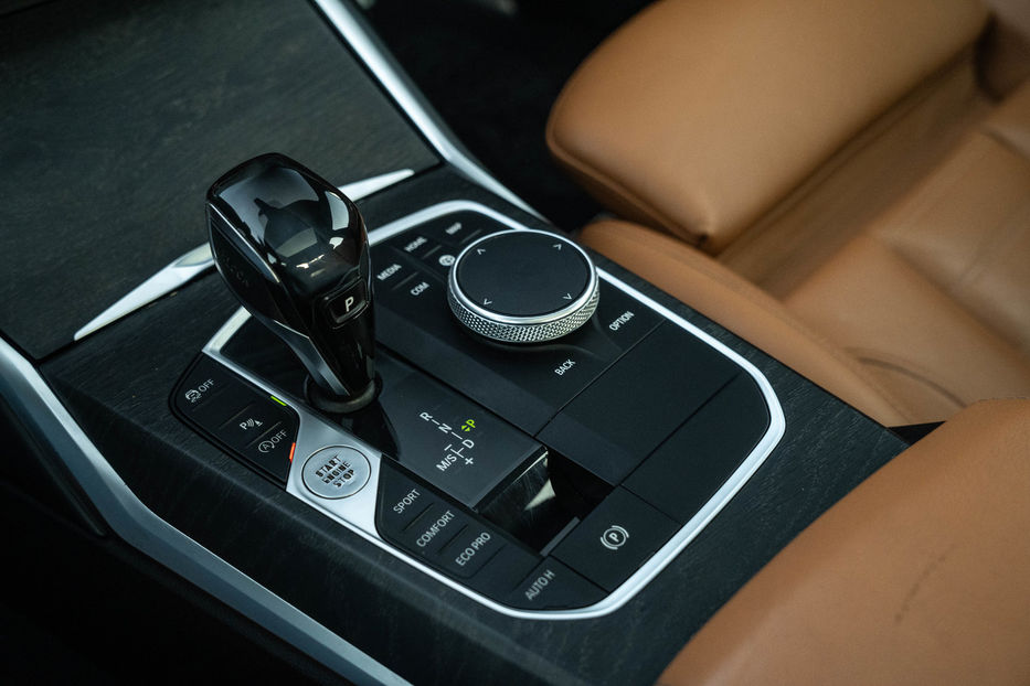 Продам BMW 330 I xDrive 2019 года в Черновцах