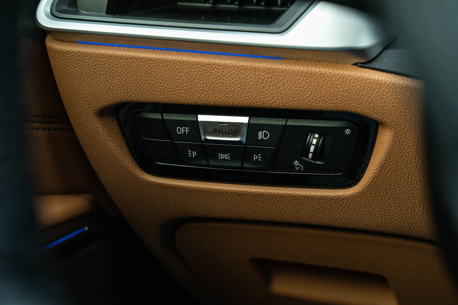 Продам BMW 330 I xDrive 2019 года в Черновцах