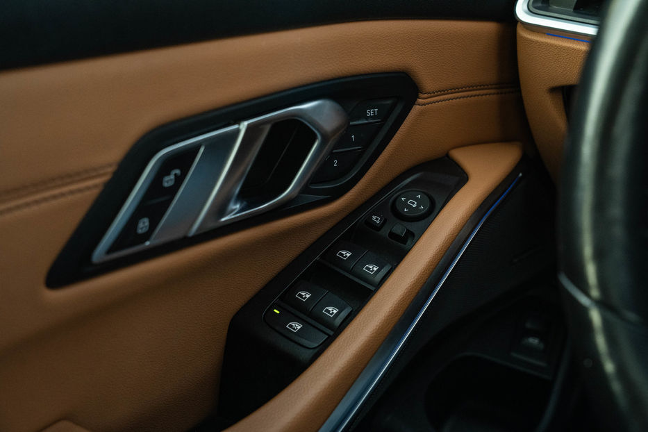 Продам BMW 330 I xDrive 2019 года в Черновцах