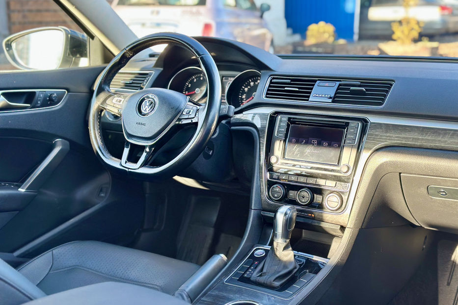 Продам Volkswagen Passat B7 (FL)/NMS 2018 года в Киеве