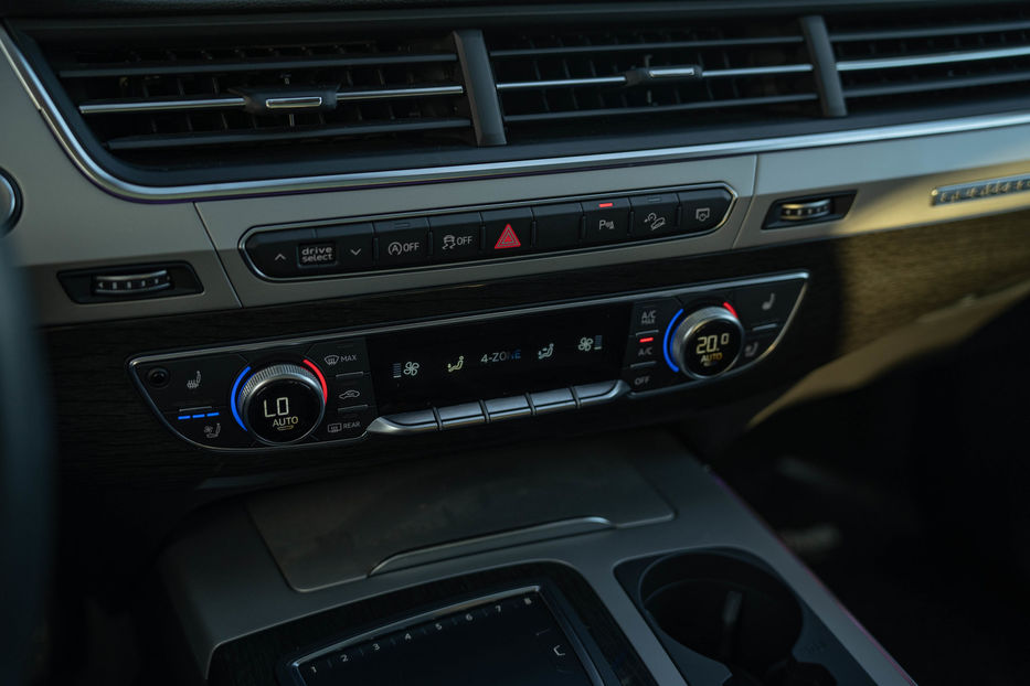 Продам Audi Q7 Prestige 2018 года в Черновцах