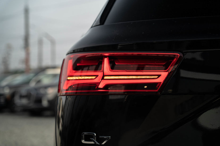 Продам Audi Q7 Premium Plus 2018 года в Черновцах