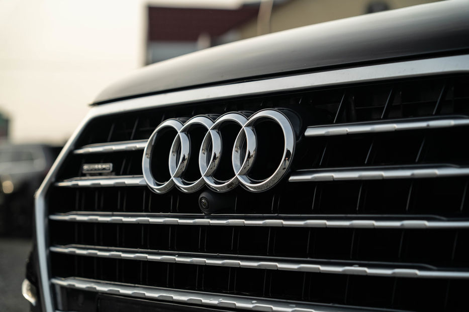 Продам Audi Q7 Premium Plus 2018 года в Черновцах