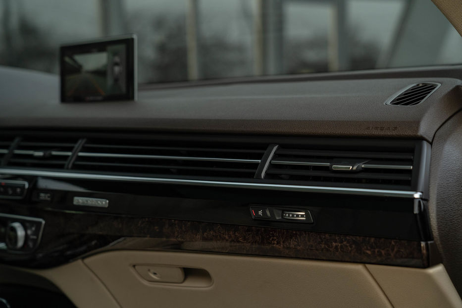 Продам Audi Q7 Premium Plus 2018 года в Черновцах