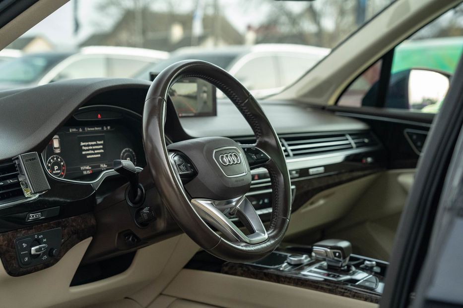 Продам Audi Q7 Premium Plus 2018 года в Черновцах