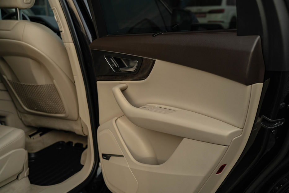 Продам Audi Q7 Premium Plus 2018 года в Черновцах