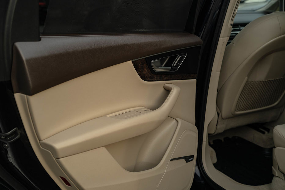 Продам Audi Q7 Premium Plus 2018 года в Черновцах