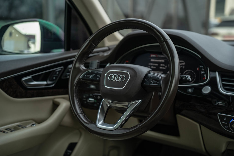 Продам Audi Q7 Premium Plus 2018 года в Черновцах