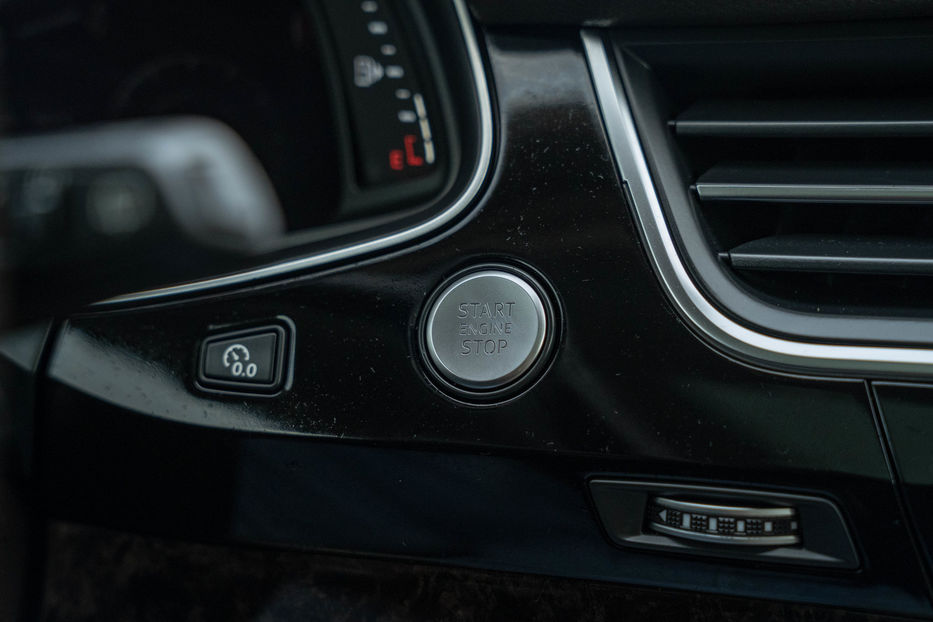 Продам Audi Q7 Premium Plus 2018 года в Черновцах