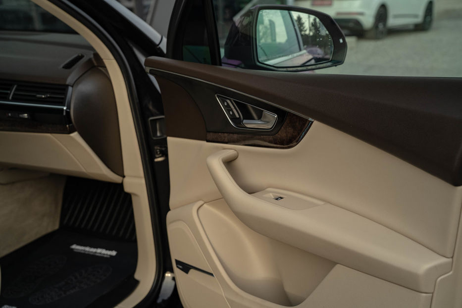 Продам Audi Q7 Premium Plus 2018 года в Черновцах