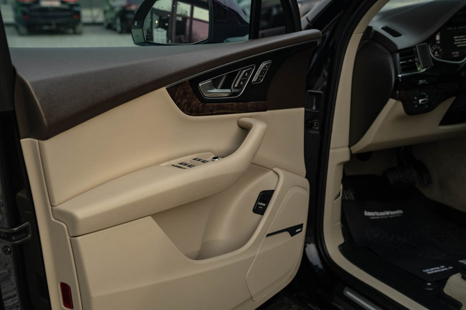 Продам Audi Q7 Premium Plus 2018 года в Черновцах