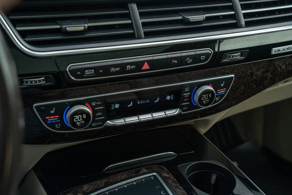 Продам Audi Q7 Premium Plus 2018 года в Черновцах