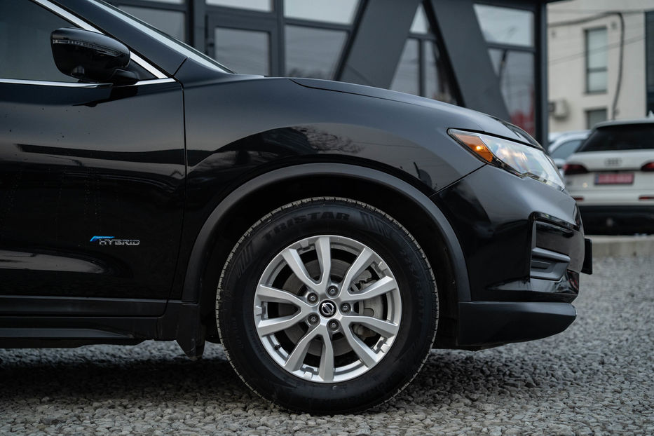 Продам Nissan Rogue SV Hybrid 2017 года в Черновцах