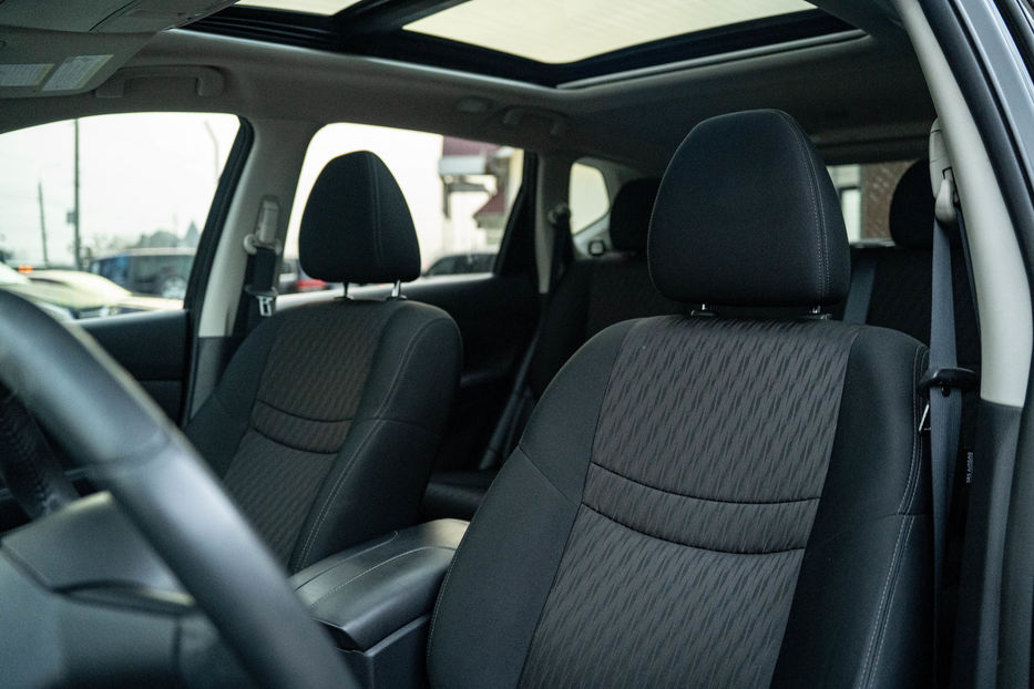 Продам Nissan Rogue SV Hybrid 2017 года в Черновцах