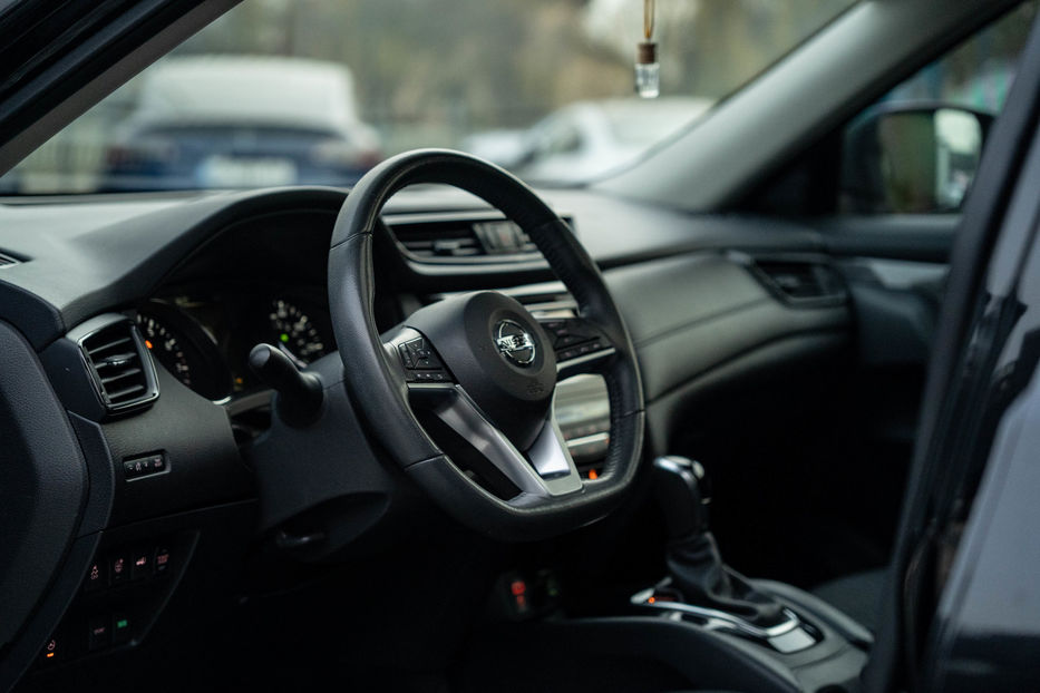 Продам Nissan Rogue SV Hybrid 2017 года в Черновцах