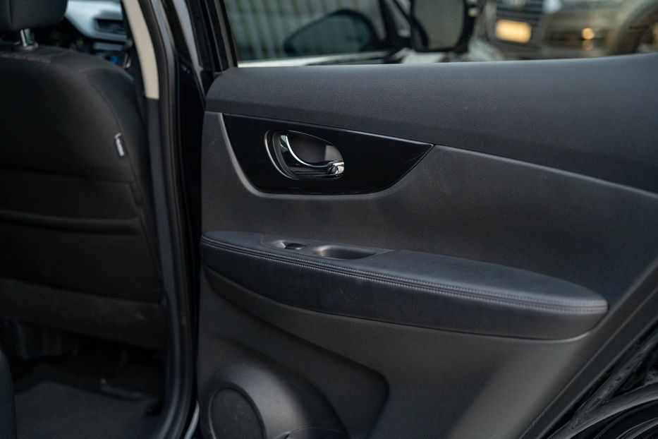 Продам Nissan Rogue SV Hybrid 2017 года в Черновцах