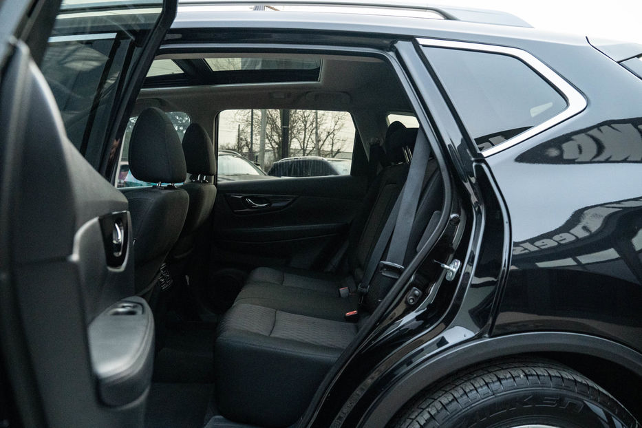 Продам Nissan Rogue SV Hybrid 2017 года в Черновцах