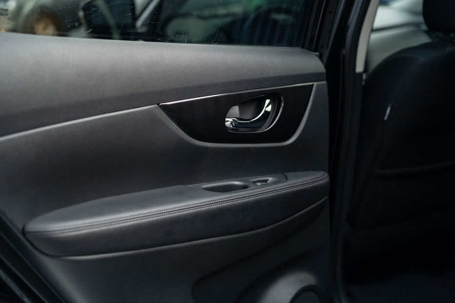 Продам Nissan Rogue SV Hybrid 2017 года в Черновцах